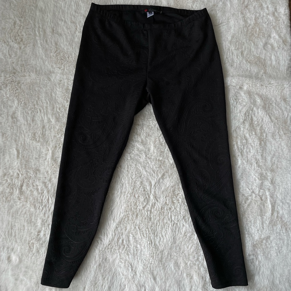 (Size 2x) Plus size paisley leggings